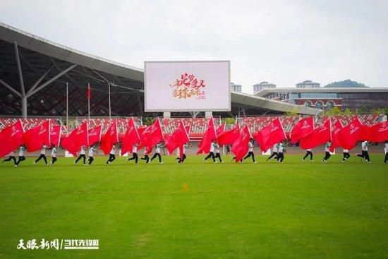 Netflix全新芳华励志恋爱笑剧片子，讲诉一位其貌不扬的伶俐女高中生Sierra（喷鼻农·珀瑟 饰），一次偶尔的机遇她和一名小帅哥Jamey（诺亚·琴蒂内奥 饰）网聊了解并有了豪情，而他仿佛把本身当做了“万人迷”Veronica（克里斯汀·弗劳赛斯 饰），俩人越聊越投契，当他们筹办视频时，Sierra只能让Veronica来当挡箭牌，不外工作终有会拆穿的一天，他们会如何往面临如许的题目？